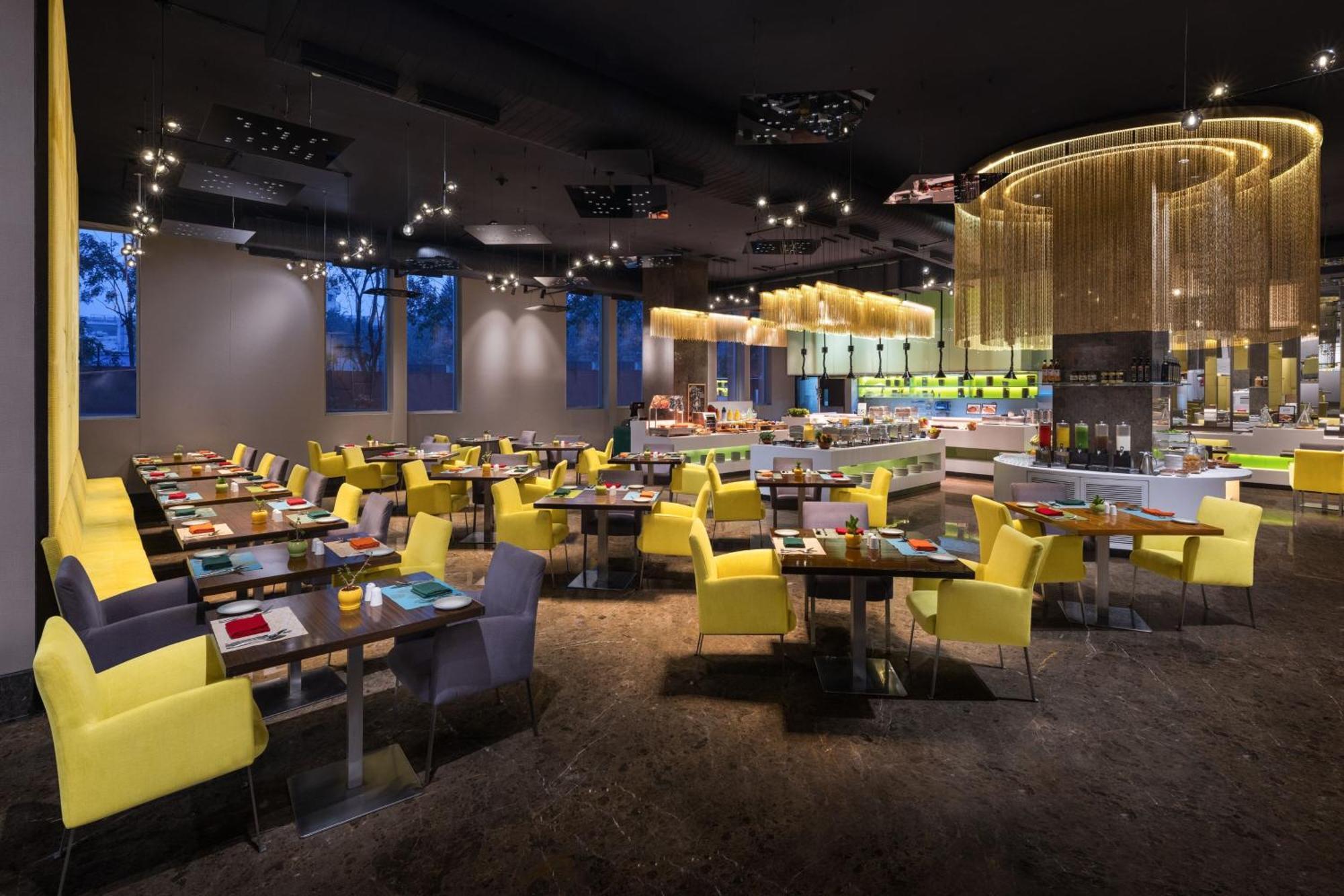Aloft Bengaluru Outer Ring Road Bangalore Exterior foto