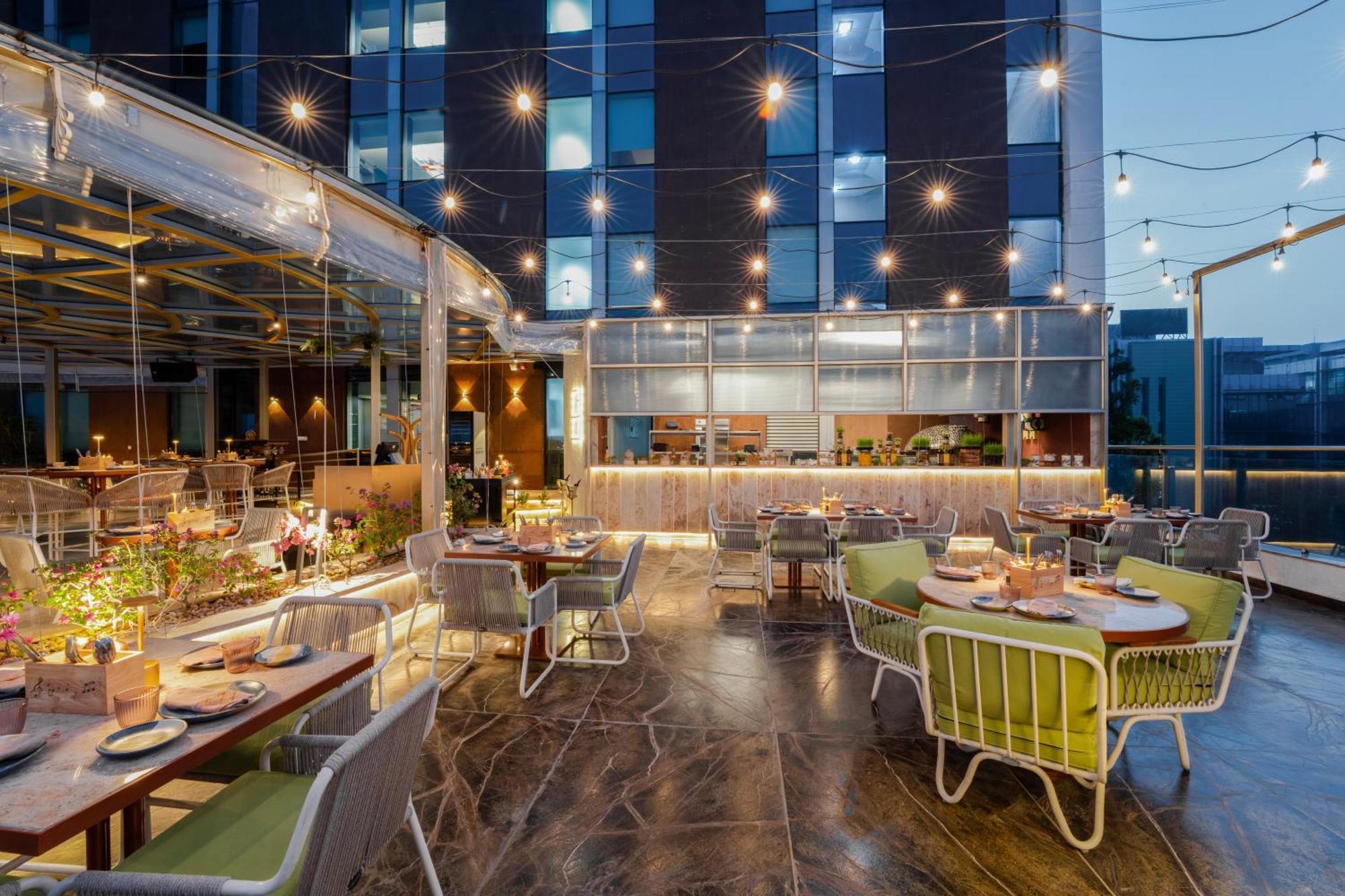 Aloft Bengaluru Outer Ring Road Bangalore Exterior foto