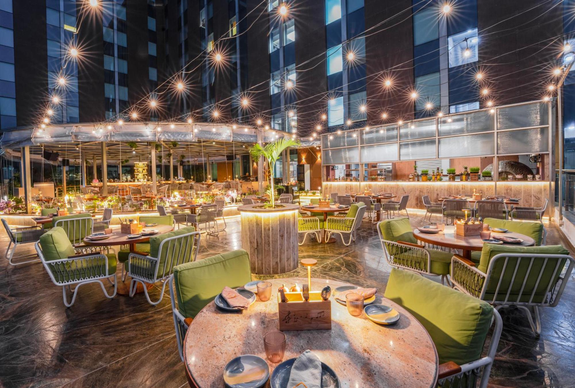 Aloft Bengaluru Outer Ring Road Bangalore Exterior foto